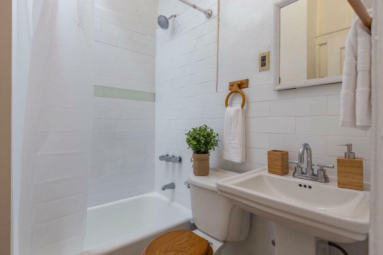Lavish 3 Bedroom Apt In Williamsburg!! Нью-Йорк Экстерьер фото